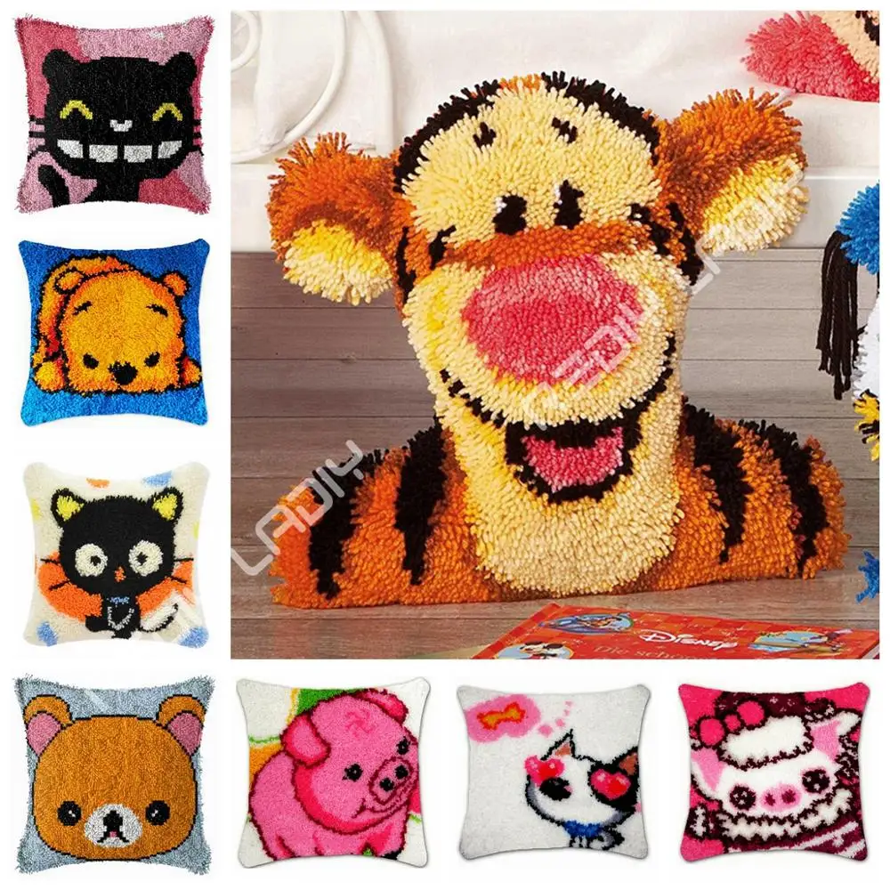 

Latch Hook Bear & Kitten Cushion Cover Pre-Printed Canvas Yarn Crocheting Arts & Crafts Pillow Case Sofa Bed Pillows Home Decor