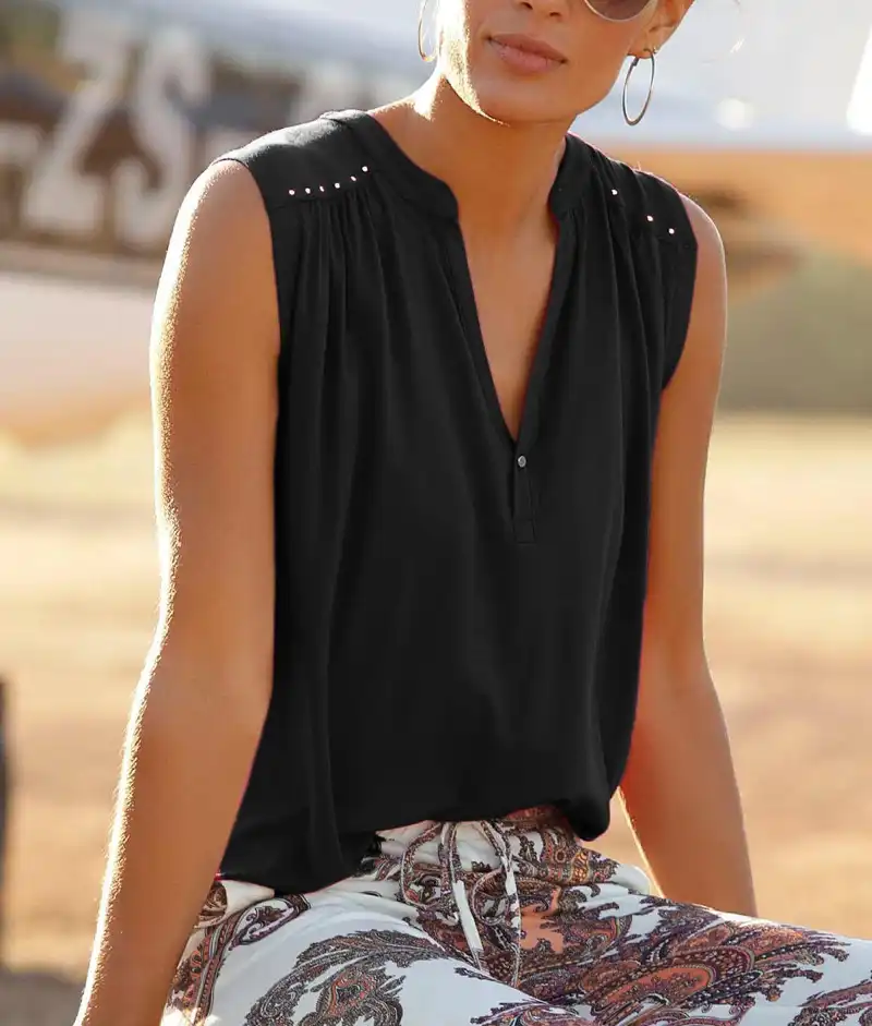 blusa negra sin mangas