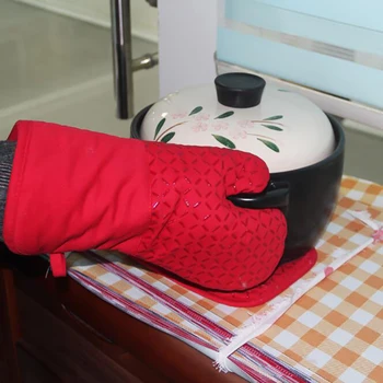

Silicone Insulated Gloves Kitchen Cooking Microwave Oven Gloves Two-Piece Barbecue Oven Insulated Gloves