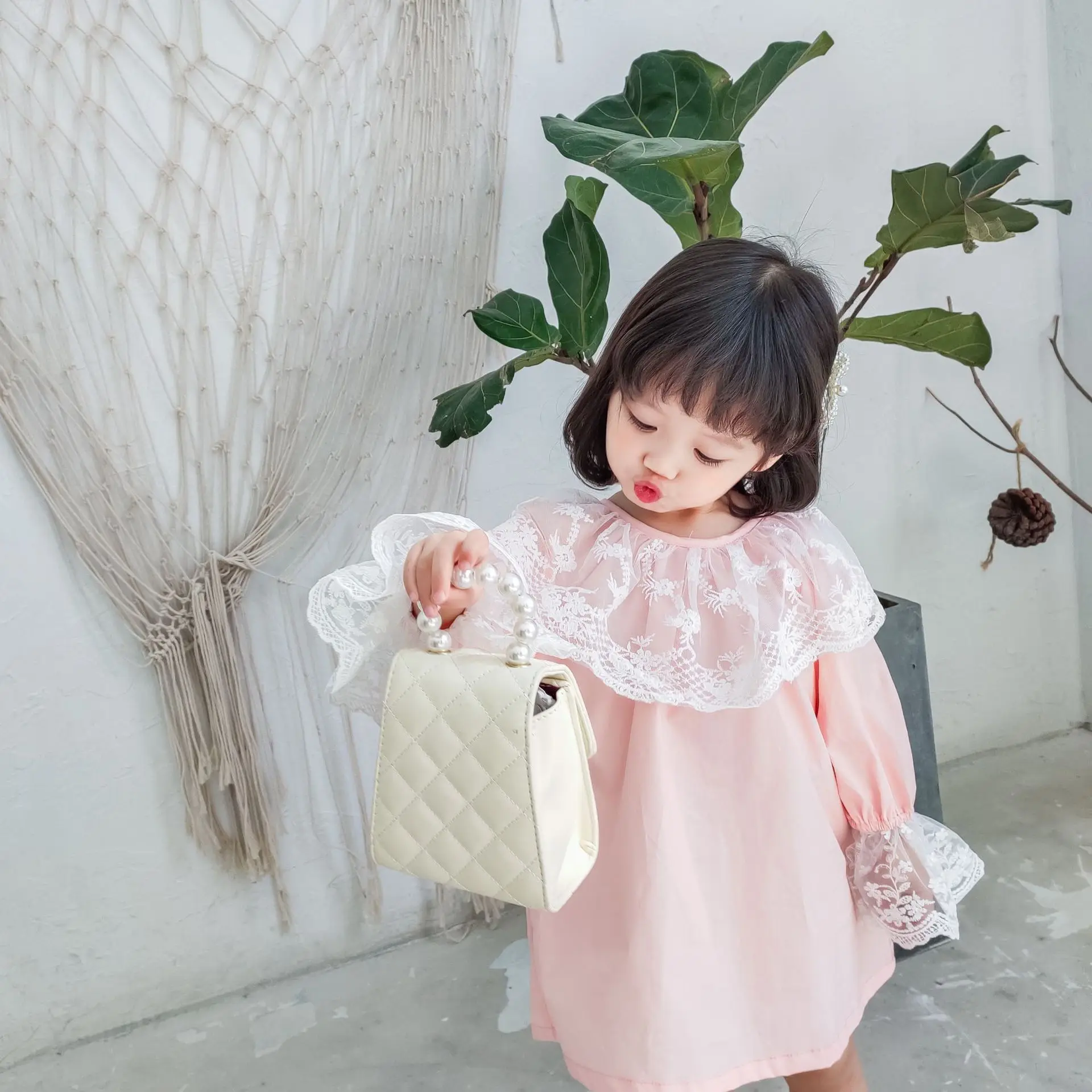 Весенние модные платья принцессы с кружевным воротником для девочек милое платье с длинными рукавами и кружевными рукавами для маленьких девочек