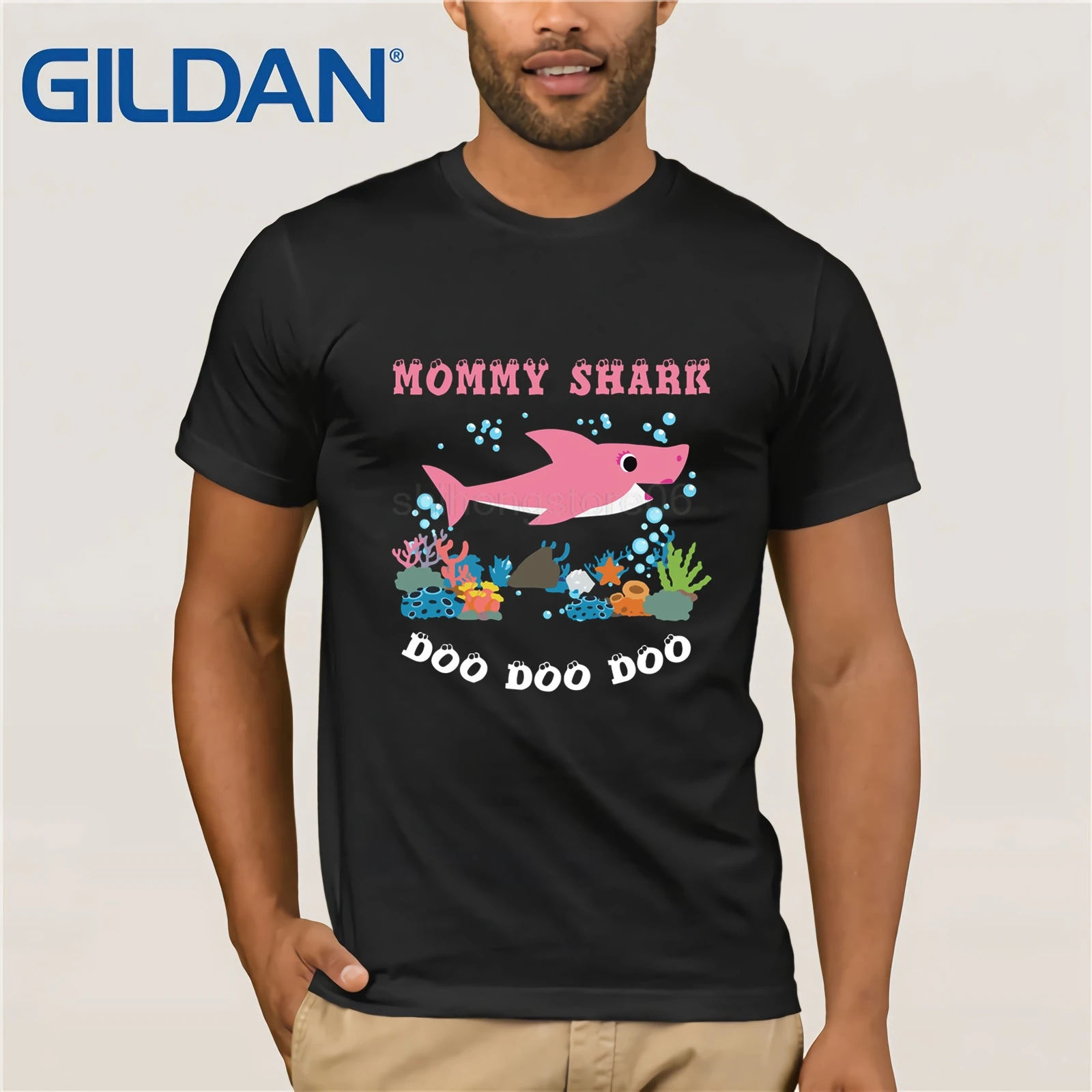 Популярная футболка Mama Shark-Doo | Мужская одежда