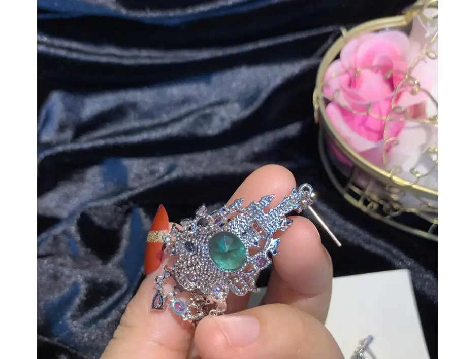S925 Серебряная игла цвет циркон замок кисточкой серьги модные серьги