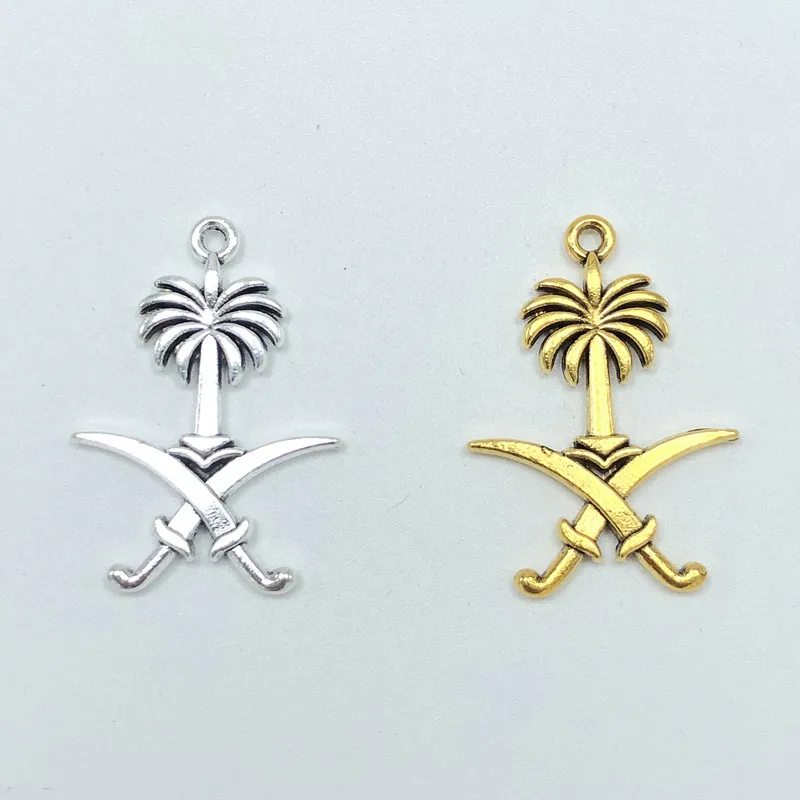 10 pieces for hanging with the logo of two swords and a palm tree