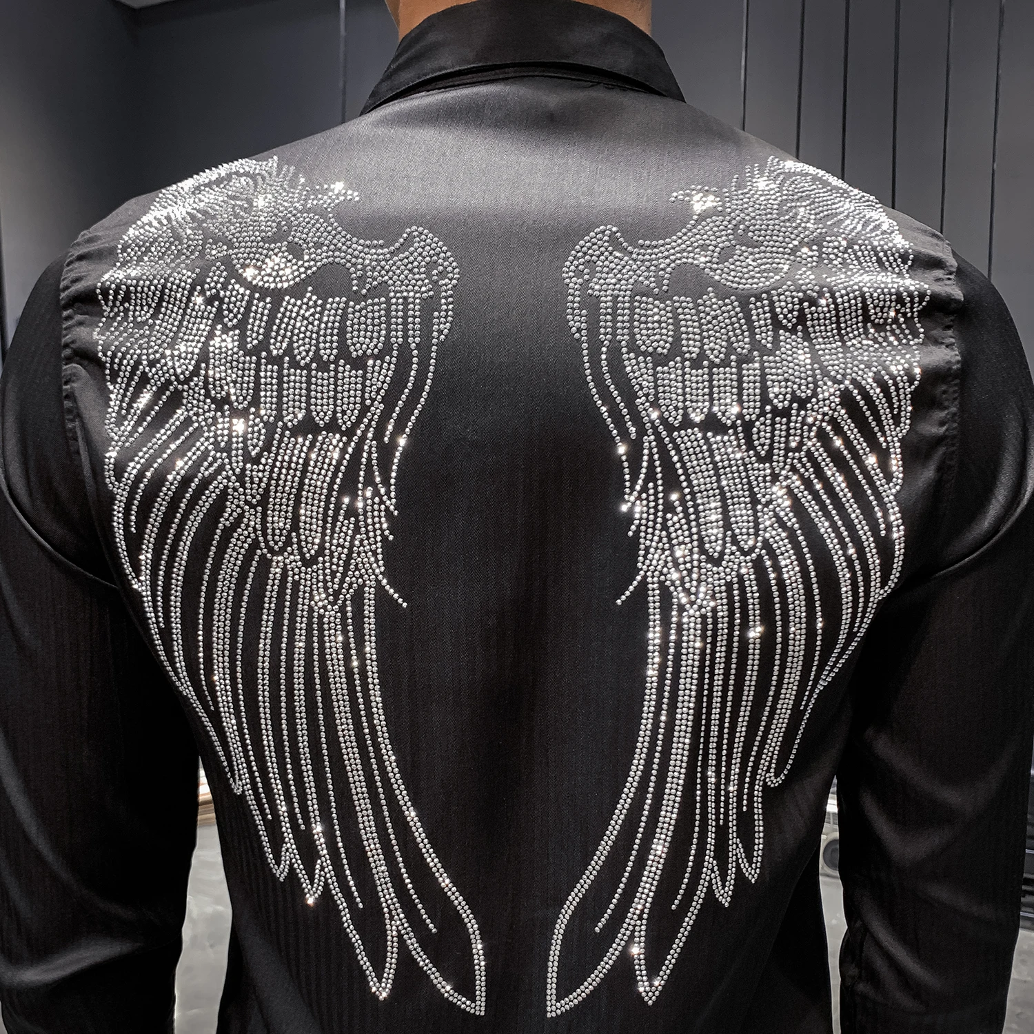 2019 Men Shirt Designer Rhinestone Wing Long Sleeve Casual Slim Fit Dress Shirts Black White Streetwear Camisa Social Masculina 2019 Men Shirt Designer Rhinestone Wing Long Sleeve Casual Slim Fit Dress Shirts Black White Streetwear Camisa Social Masculina