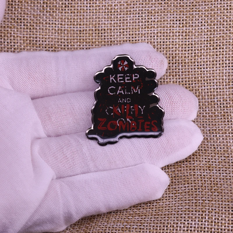 Брошь в виде книги заклинаний Keep Calm Kill зомби | Украшения и аксессуары