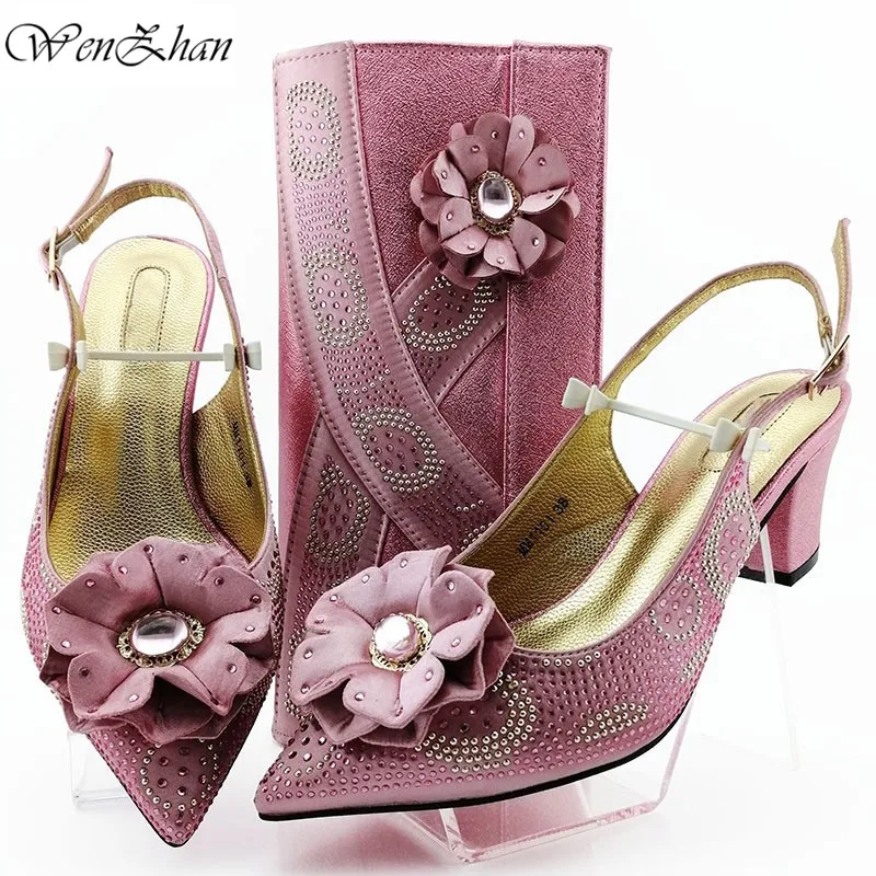 pink WENZHAN комплект из роскошных дизайнерских туфель и сумочки в нигерийском стиле; Туфли на среднем каблуке с сумочкой в комплекте, украшенные цветами; размеры 38-43; B911-10 - Цвет: pink