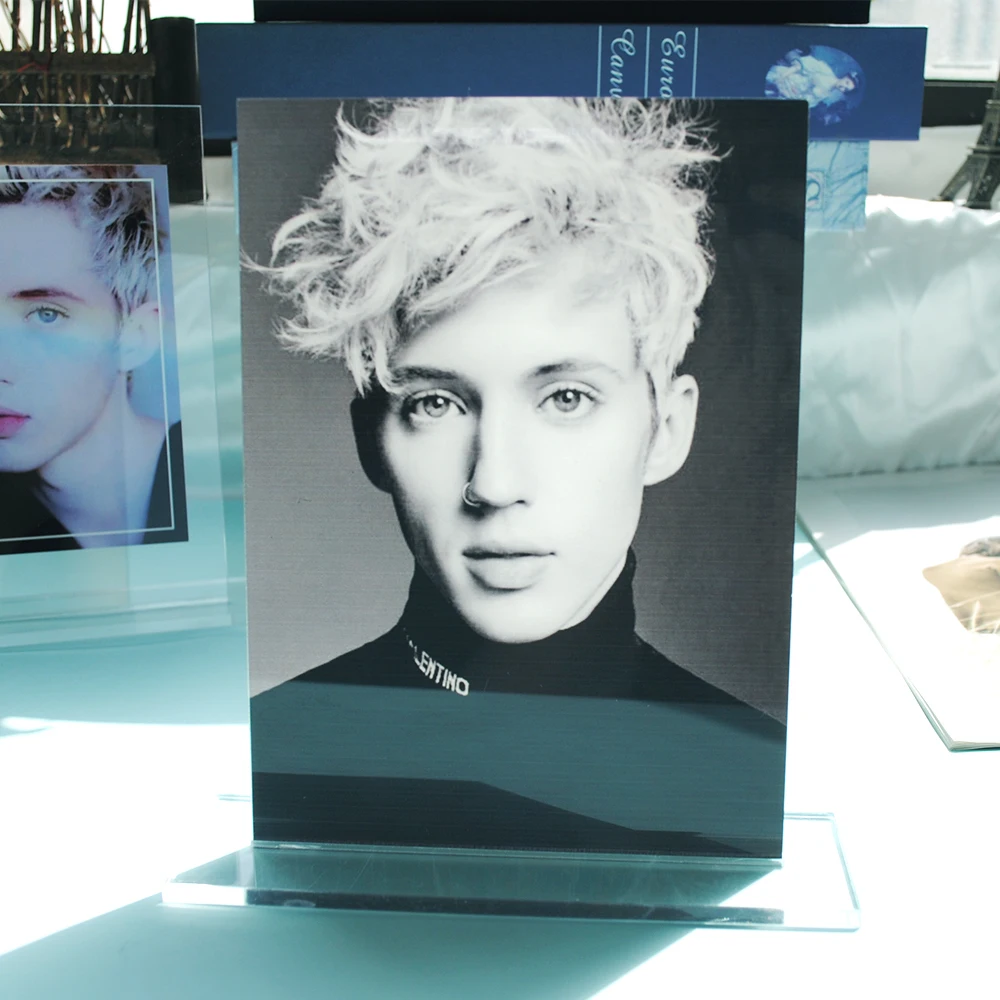 

New Customize Menu Card Wedding Table Decoration Invitation Card with Stand Holder Hot Sell Acrylic Clear Wedding Invitations