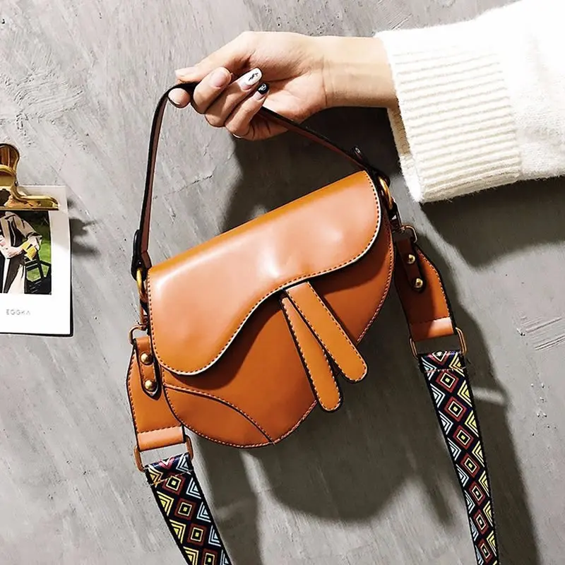 

Classic Saddle Bag Solid Color Bag Half Round Handbag Women Half Moon Crossbody Bag New INS Designer Shoulder Bag Shopping Totes