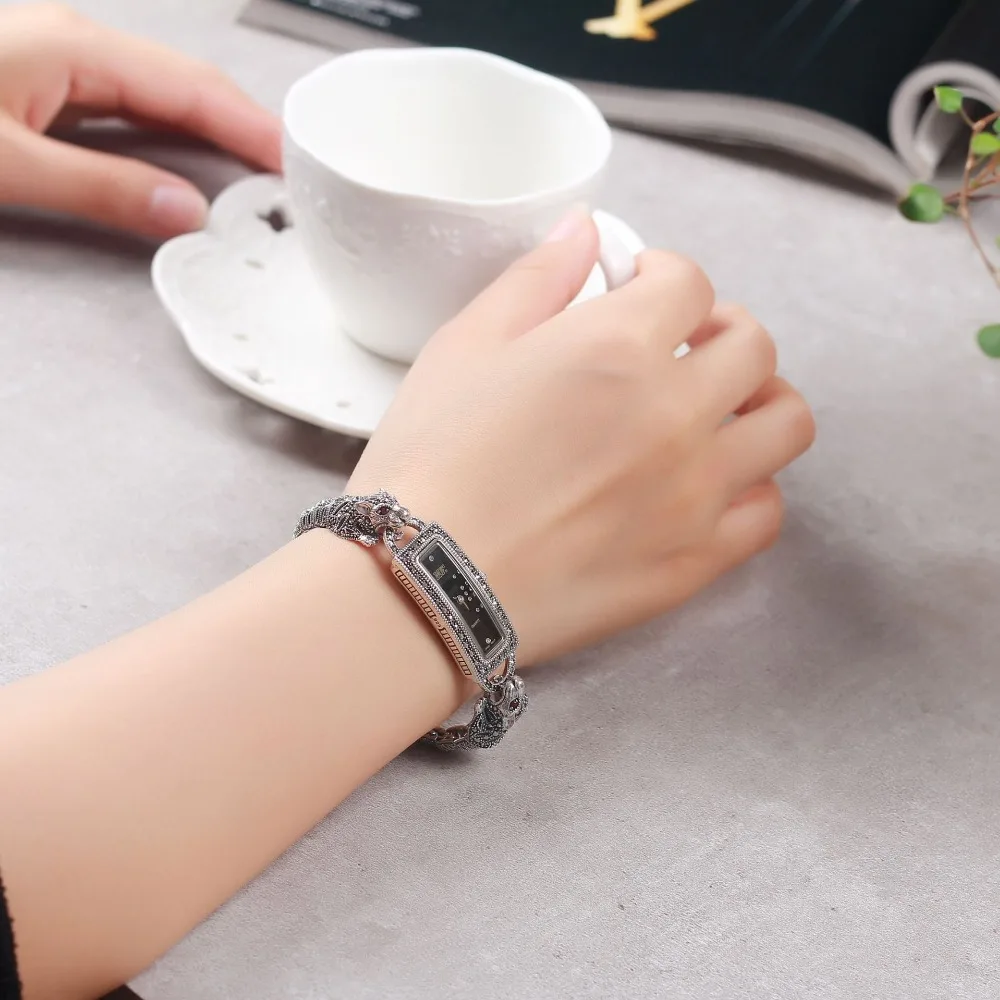 9526759381_1886861696