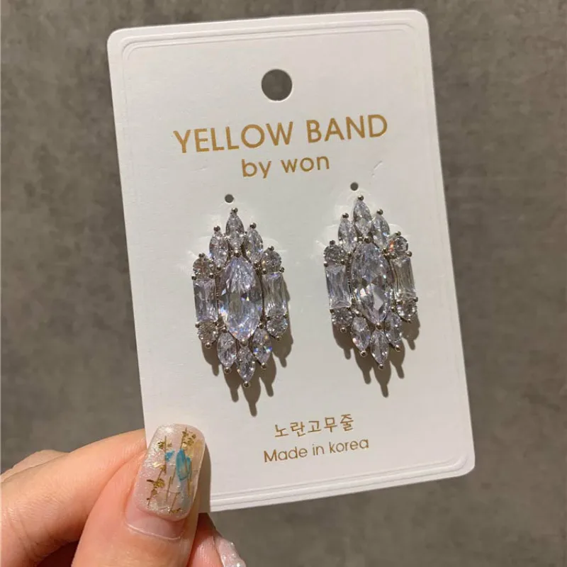 

2019 New Arrival Crystal Trendy Geometric Women Dangle Earrings Rhombic Crystal Elegant Female Korean Jewelry