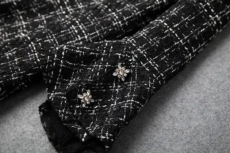 Outerwear Runway Designers Winter Tweed Woolen Coats Women Overcoat Flare Sleeve Long Plaid Wool Blend Coat