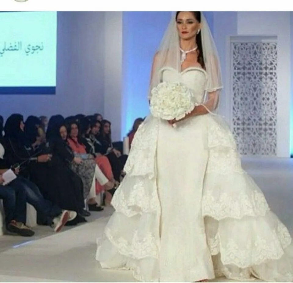 На заказ винтажное длинное белое платье без рукавов Vestido De Noiva Renda с открытой спиной для мамы невесты с Deatchable Train