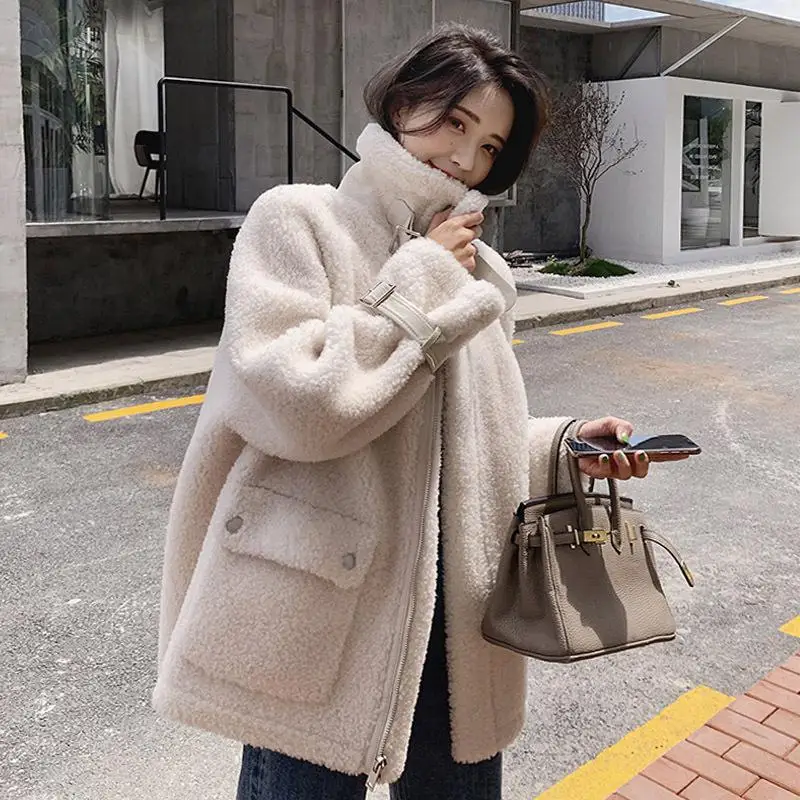 

2019 New Lamb Cashmere Fluffy Jacket Female Winter Party To Overcome Women's Warm Loose Loose Thick Short Coat Faux Fur