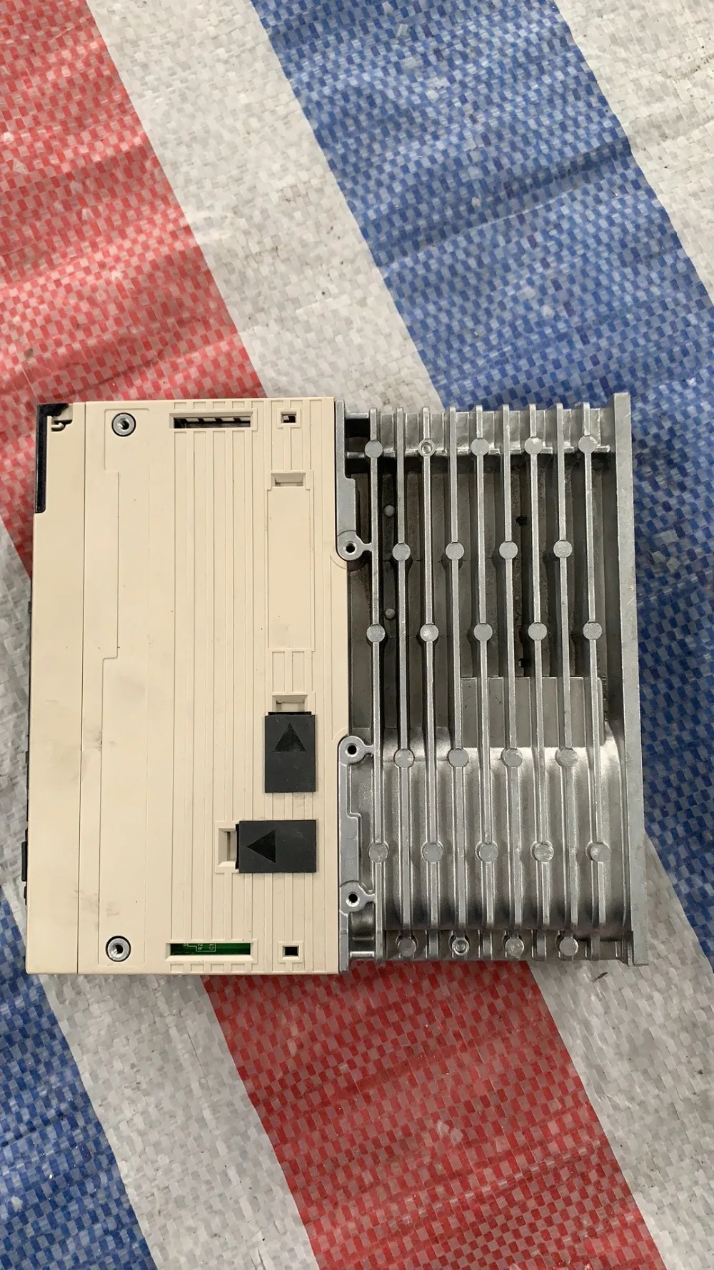YASKAWA SGDV-2R8A01B/SGMJV-04ADL2C 400 Вт сервопривод и мотор(гарантия качества и цена договорная