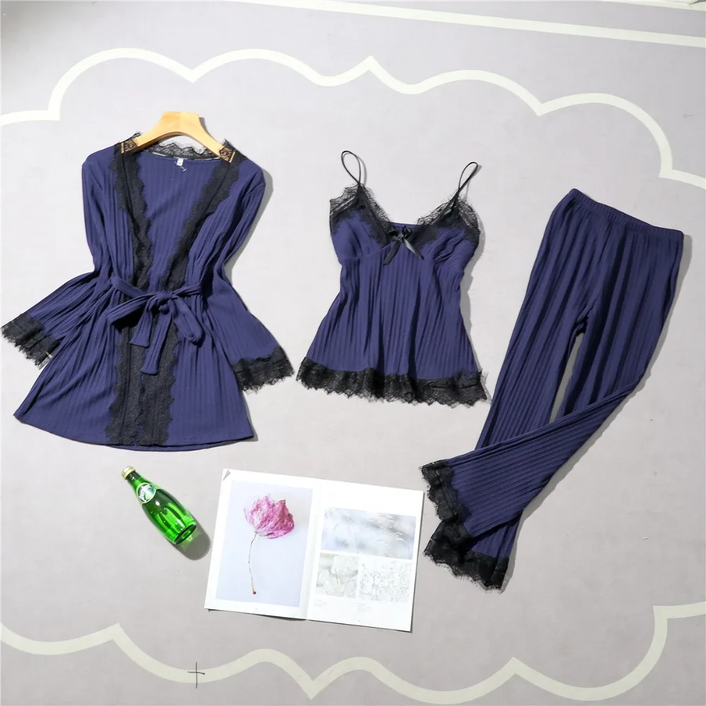 9573101110_429541127