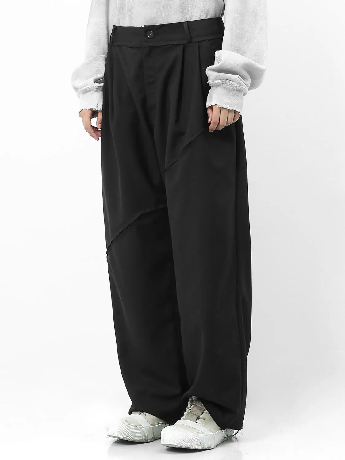 

27-46 2020 Men's clothing Hair Stylist fashion show Three dimensional cutting edge deconstructs loose pants plus size costumes