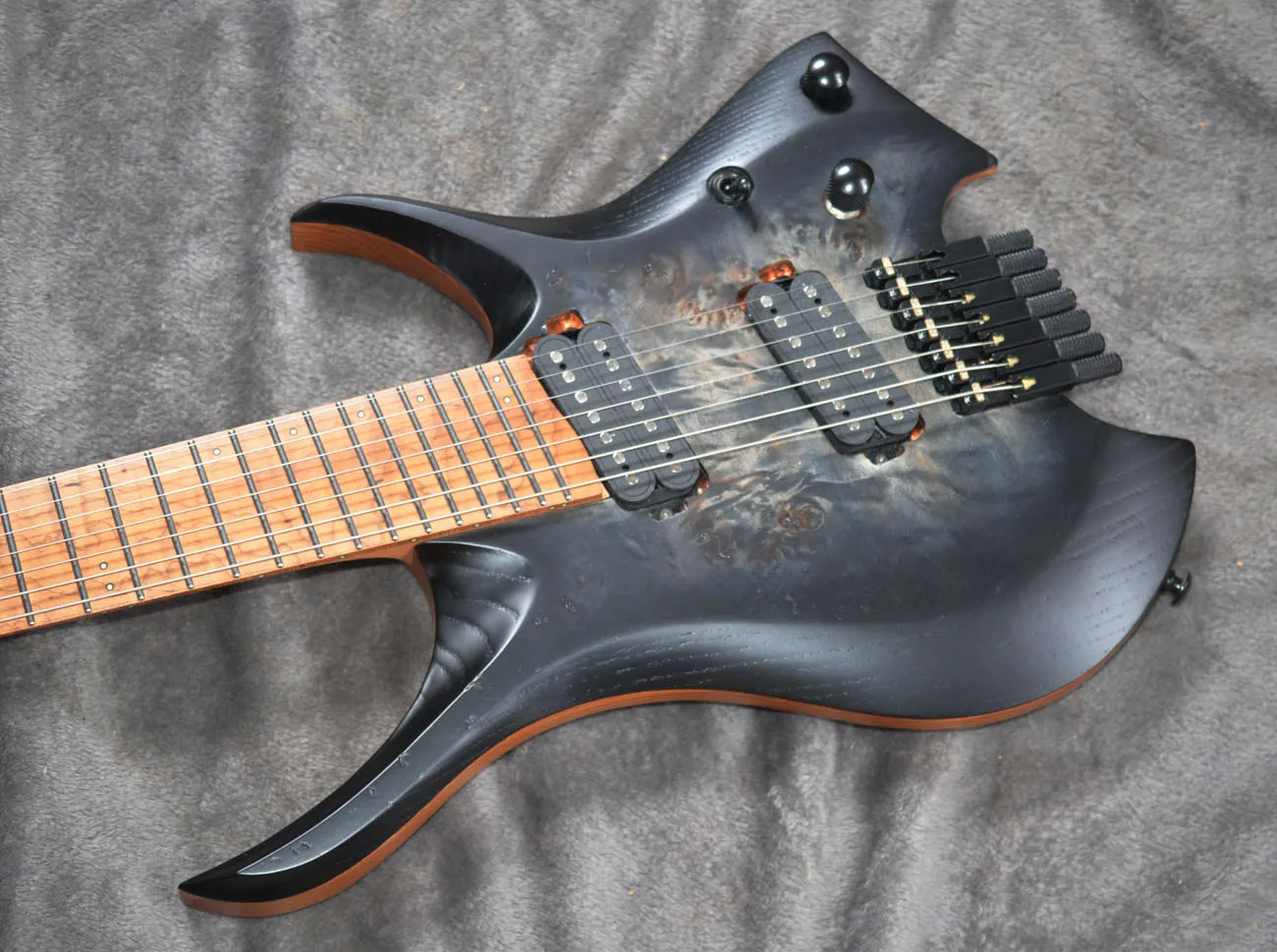 7 Strings Headless Electric Guitar Fanned frets Roasted Maple Neck Ergonomic asymmetric neck headless electric guitar