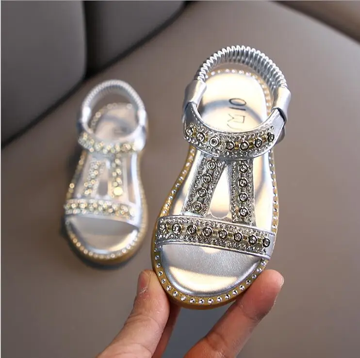 

Girls' Diamond Princess Shoes 2020 New Flat-heeled Dress Sandals for Primary School Students Girls Soft Cute Shoes