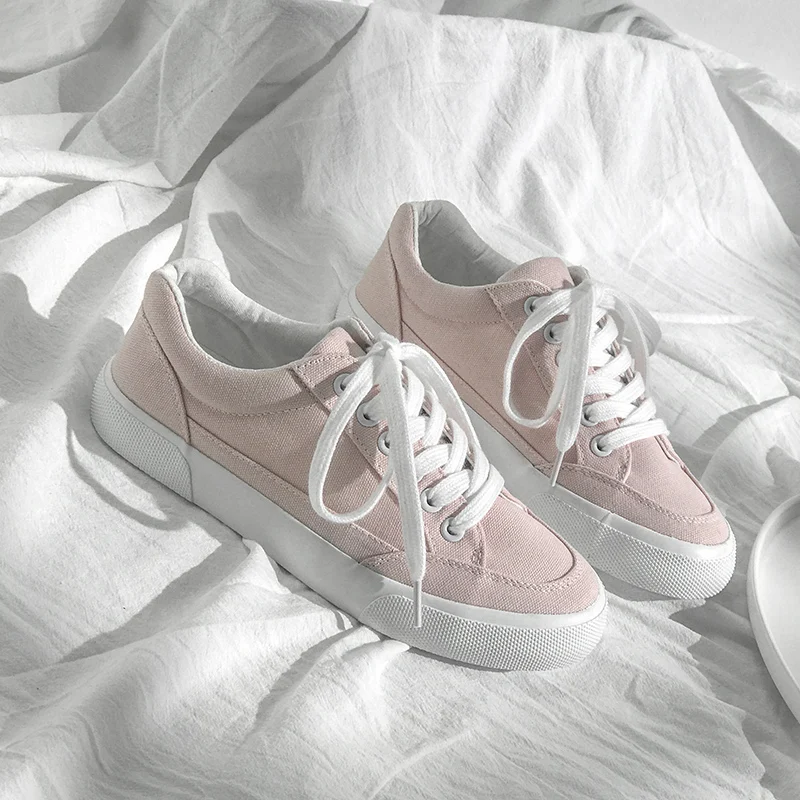 non slip tennis shoes womens