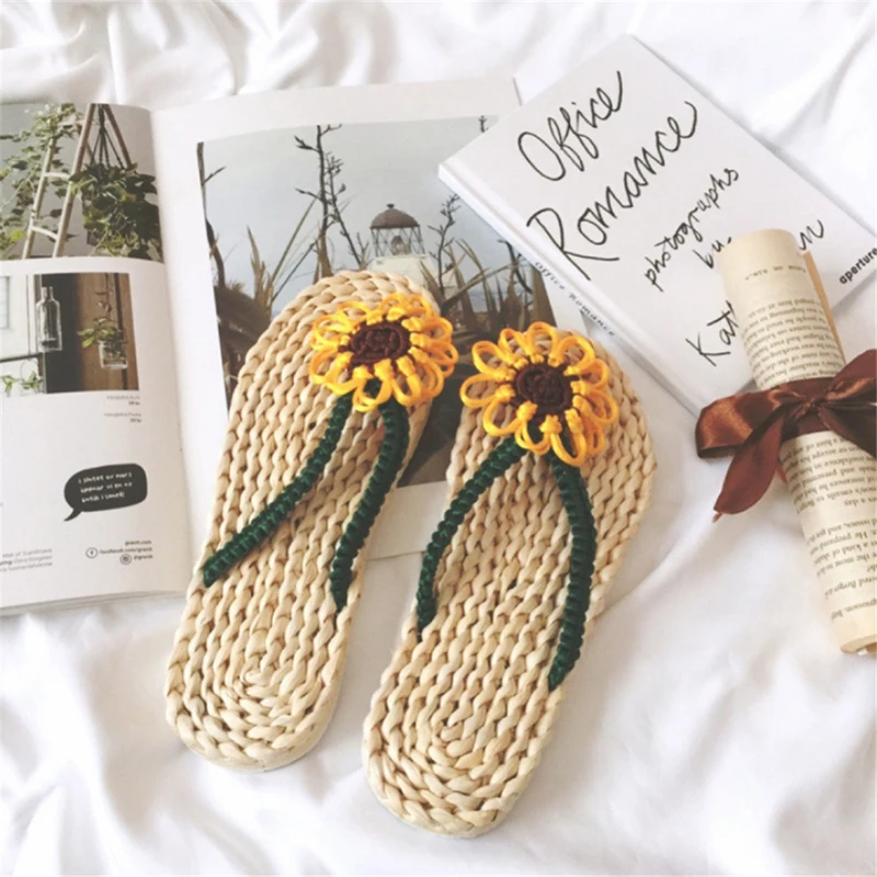 

2023 Fashion Casual ladies straw Slippers Handmade sandals Women home shoes New Couple beach shoes man Flat COSPLAY