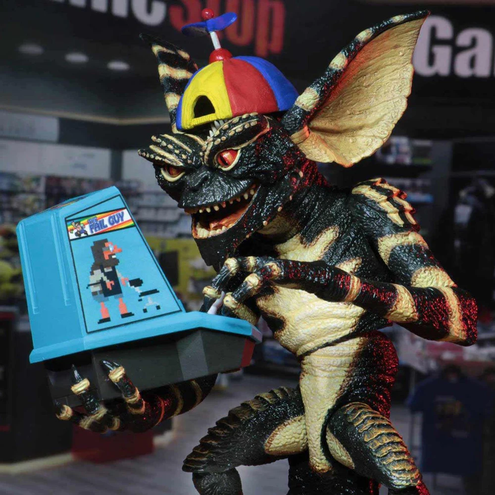 Gizmo Peluche Figura Ultimate Gremlin De NECA - 17cm (Gremlins
