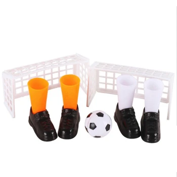 Finger Soccer Match Toy Funny Children Toys Funny Finger Toy Game Sets With Two Goals Funny Gadgets Novelty Toy tanie i dobre opinie LAIMALA Z tworzywa sztucznego none Unisex Ideal Party Finger Soccer Match Toy Funny Finger toys no eat Sport as show 6 lat