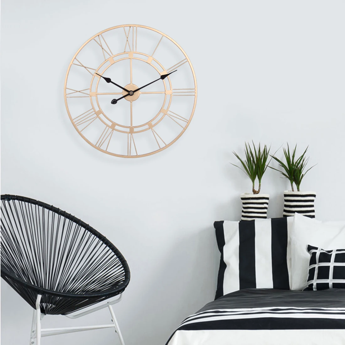 

60cm 3D Iron Art Roman Numerals Clock Silent Large Wall Clock For Home Decor Large Wall Clocks Modern - Black
