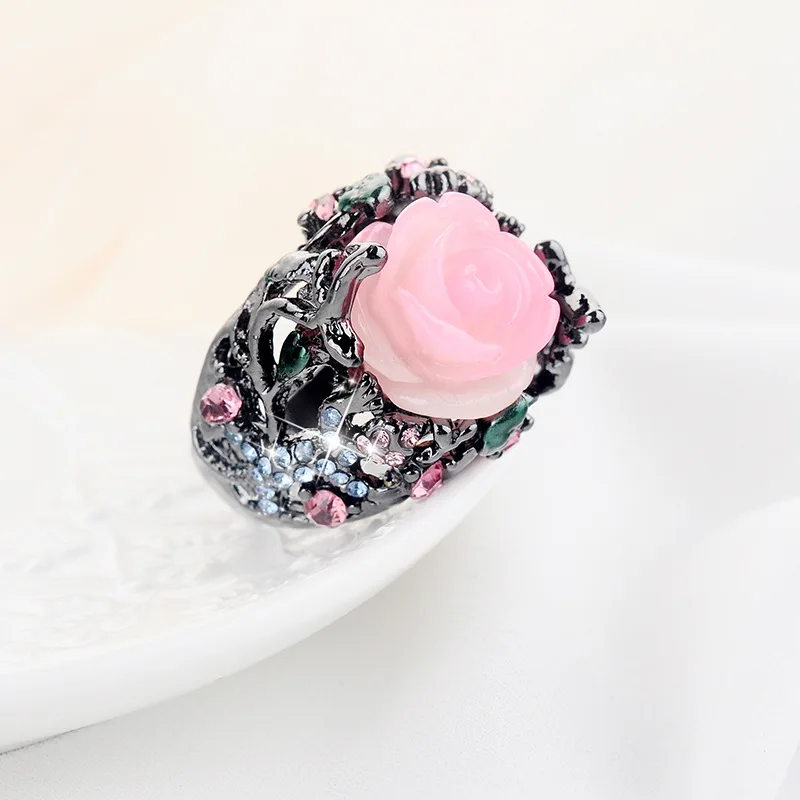 Vintage Jewelry Rings For Women Fashion New Jewelry Popular Inlaid Zircon Gecko Gun Black Rose Ring Luxury Ring Party Gift