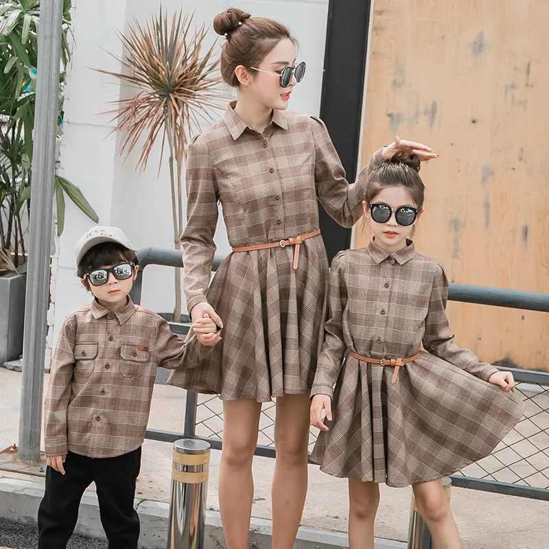 Разные одинаковые комплекты для семьи; коричневая блузка; рождественские пижамные наборы для папы, мамы и ребенка; одежда для мамы и сына