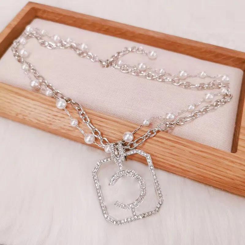 

Rhinestone Letter C Pendant Necklace for Women Fashion Pearl Chain Necklaces Brand Jewelry Bijoux Wedding Daily Accessories Gift