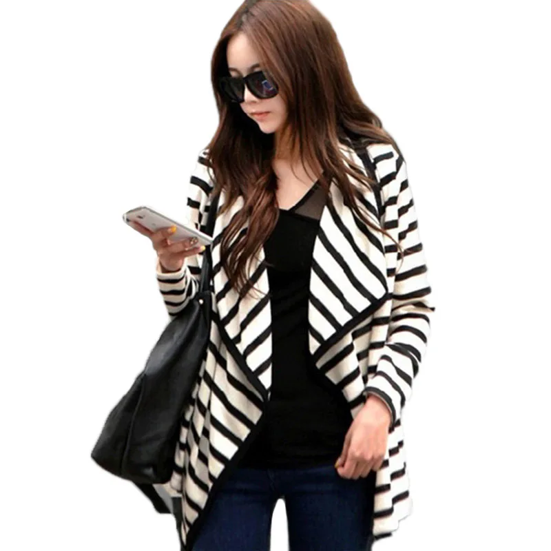 

2020 Hot Autumn and Summer Mature Fashion Style Women's Black White Striped Cardigan Lapel Top Jacket