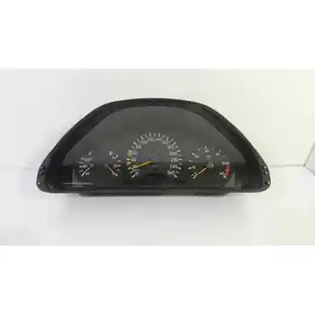 

2009328 watch Features Km Mercedes E-Class (w210) Saloon