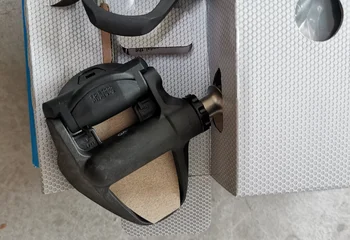 

Mano 105 R7000 SPD road bike clipless pedals