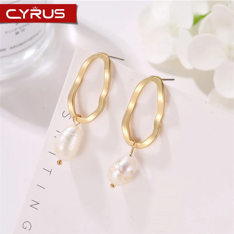 

2019 Korean Pearl Drop Earrings Gold Metal Wave Irregular Hollow Dangle Earing Femme Mujer Boho Jewelry Wedding Party Gift