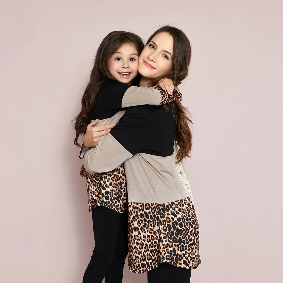 PatPat 2021 Hot Sale Spring and Autumn Stylish Leopard Color Matching Long Sleeve Shirts for Mom and Me Family Look Tops