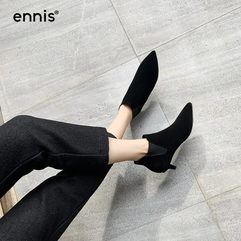 ENNIS/брендовые модные замшевые ботинки; женские ботильоны с острым носком; Женская Осенняя обувь на тонком каблуке; кожаные зимние женские ботинки; A9320
