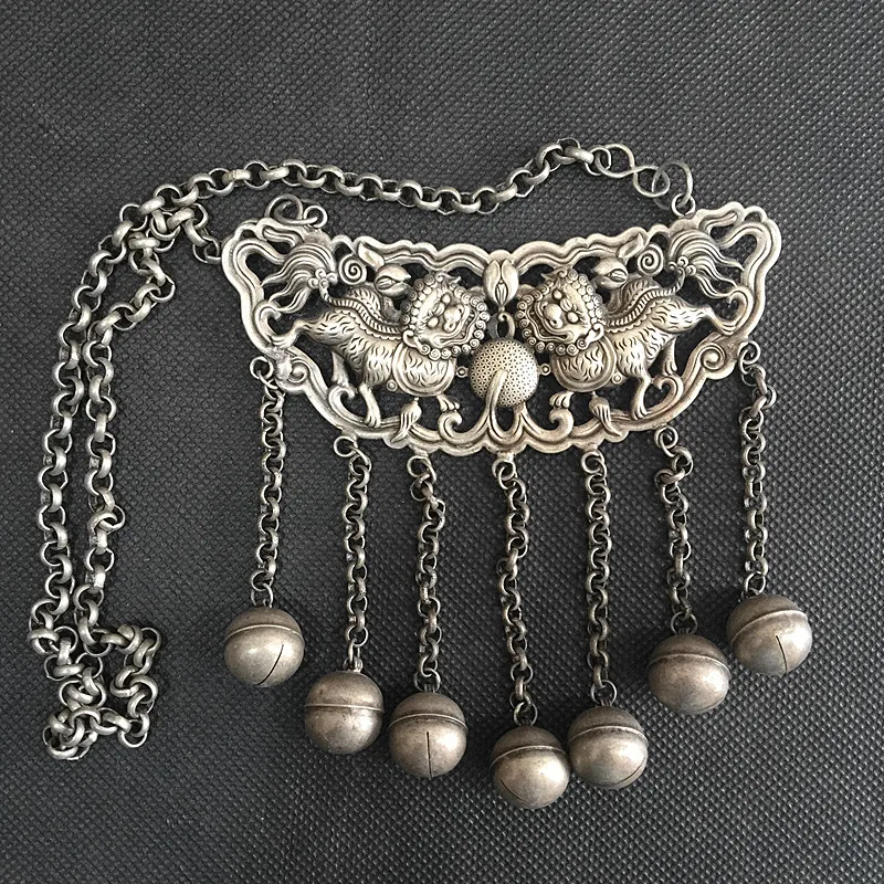 

Chinese rare collectible Miao silver bronze handmade double lion amulet auspicious necklace pendant (Ya Jin lock) statue/3 style