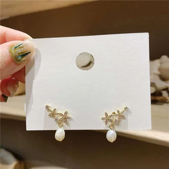 

Women's Fashion Flower Earrings Simple Pearl Rhinestone Stud Earrings Girl Jewelry Accessories for Women