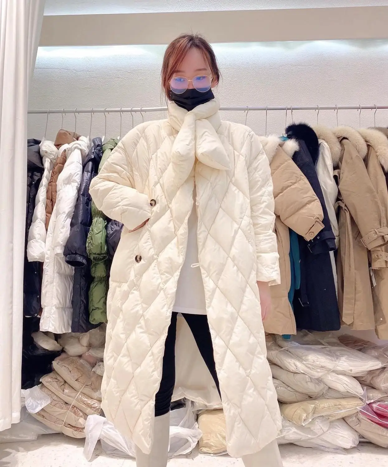 

Diamond pattern black khaki beige blue outdoor jacket women 90% white down casual coats warm winter long parkas have scarf