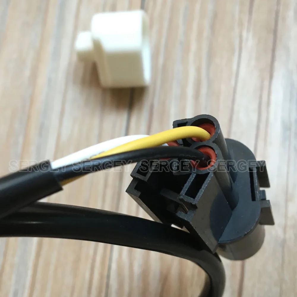 High Quality Crankshaft Position Sensor MR985145 J5T35171 PC557 CSS9257 For MITSUBISHI L200 3 (4)