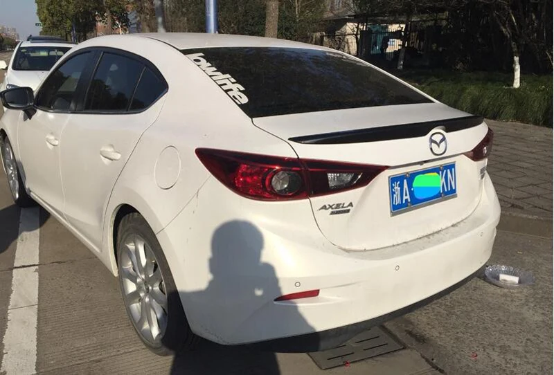 Автомобильный спойлер для Mazda 3 Axela цветной пластиковый на заднюю крышку 2014 2016 2017