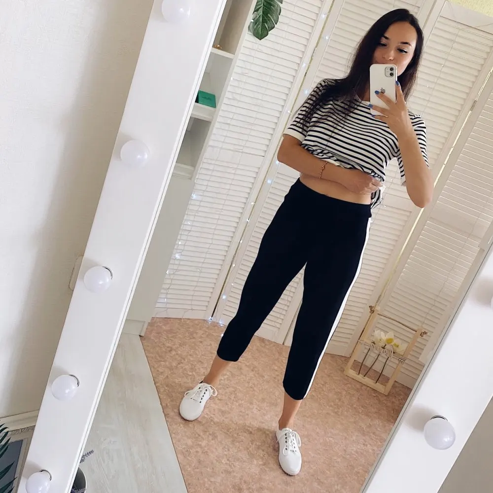 2020 New Womens Casual Pants Viscose Fiber Knitted Striped Short-Sleeved Fashion T-shirt Fashion Two Piece Suit