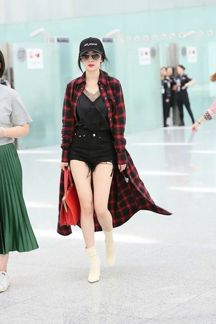 Осень стиль Yang Mi аэропорт Стиль Знаменитостей Явный тонкий длинный черный и красный сетки рубашка Универсальный плащ