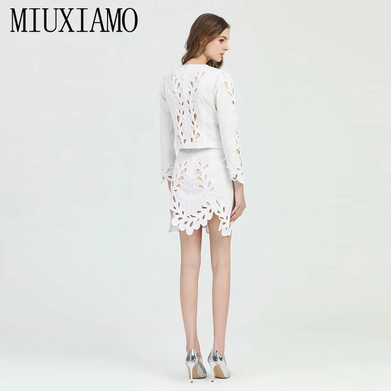 MIUXIMAO, лучшее качество,, для офиса, для девушек, весенний, Твинсет, элегантный топ, вышивка и выдолбленные, чисто белые костюмы для женщин, Vestidos