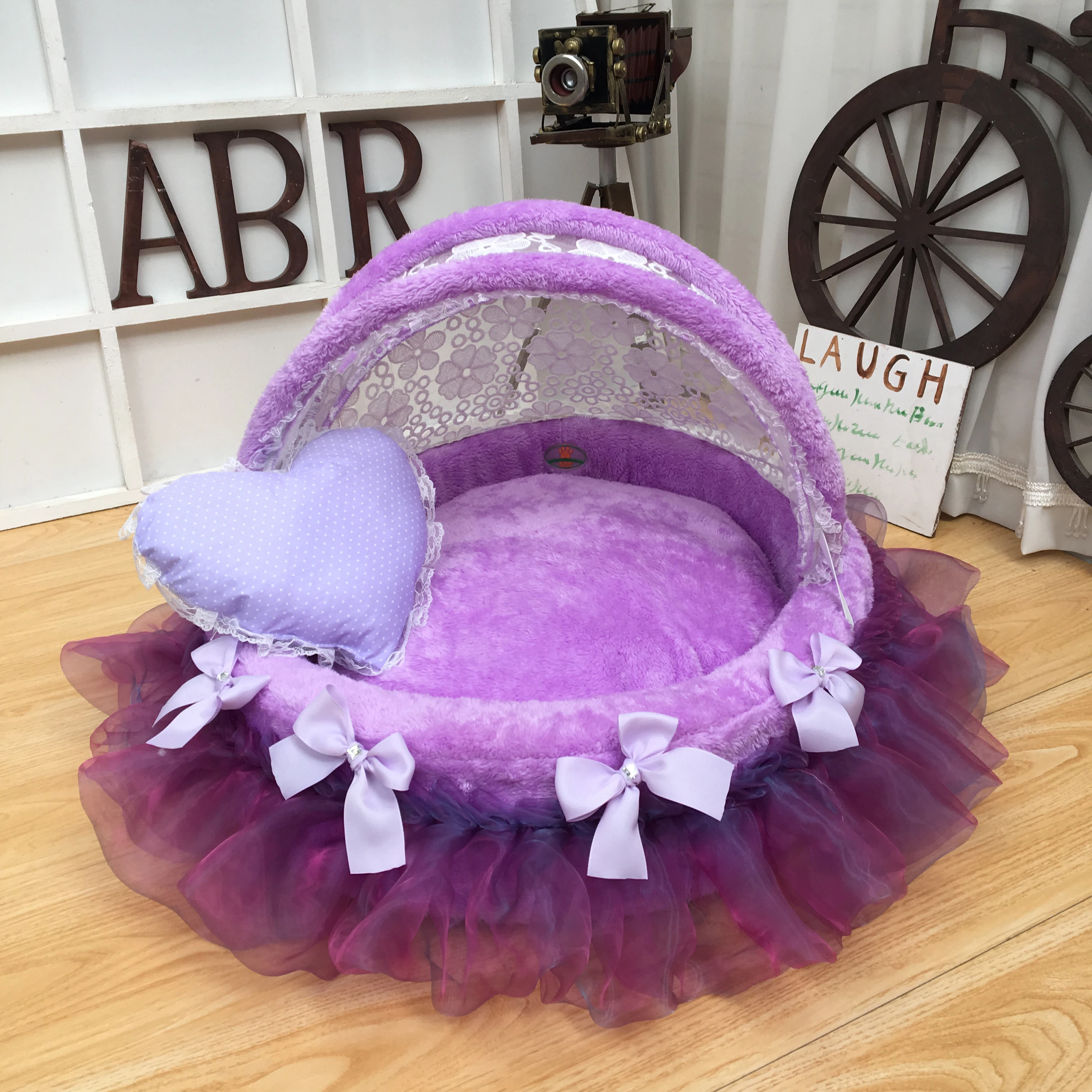 Lovely House With Delicate Lace Pet Cradle Beautiful Round Pet Bed New