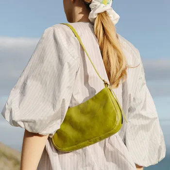 

2020 Spring and Summer New Design Commuting Solid Wax Skin Baguette Underarm Package Shoulder Package Clutch Purse