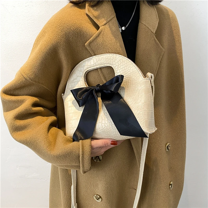 

Women Simple Crossbody Bag Retro Crocodile pattern Designer Handbags 2020 New Fashion Shoulder Bag Quality PU Leather Clutch Bag