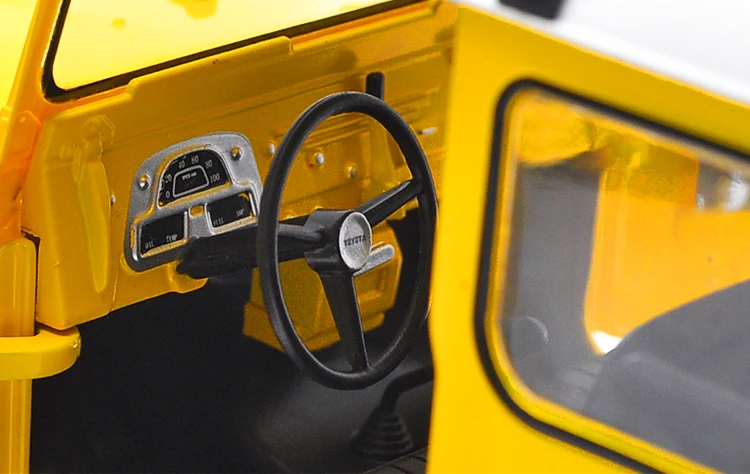 1:18 Toyota FJ40 1977 литая под давлением Модель автомобиля игрушки Металлическая Модель автомобиля оригинальная коробка