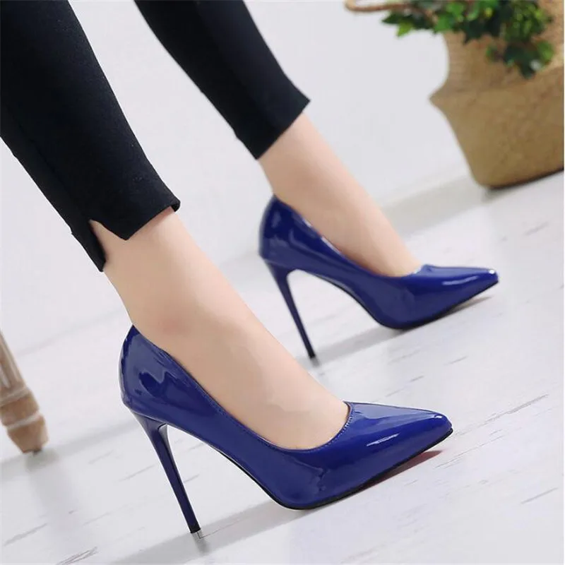 Большие размеры 44; пикантные туфли-лодочки с острым носком на высоком каблуке; неглубокие Свадебные вечерние женские туфли без застежки на тонком каблуке; Цвет Красный; chaussures femme - Цвет: Синий