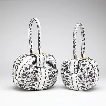 

New Fashion Genuine Leather Woman Portable Retro Dumplings Women handbags